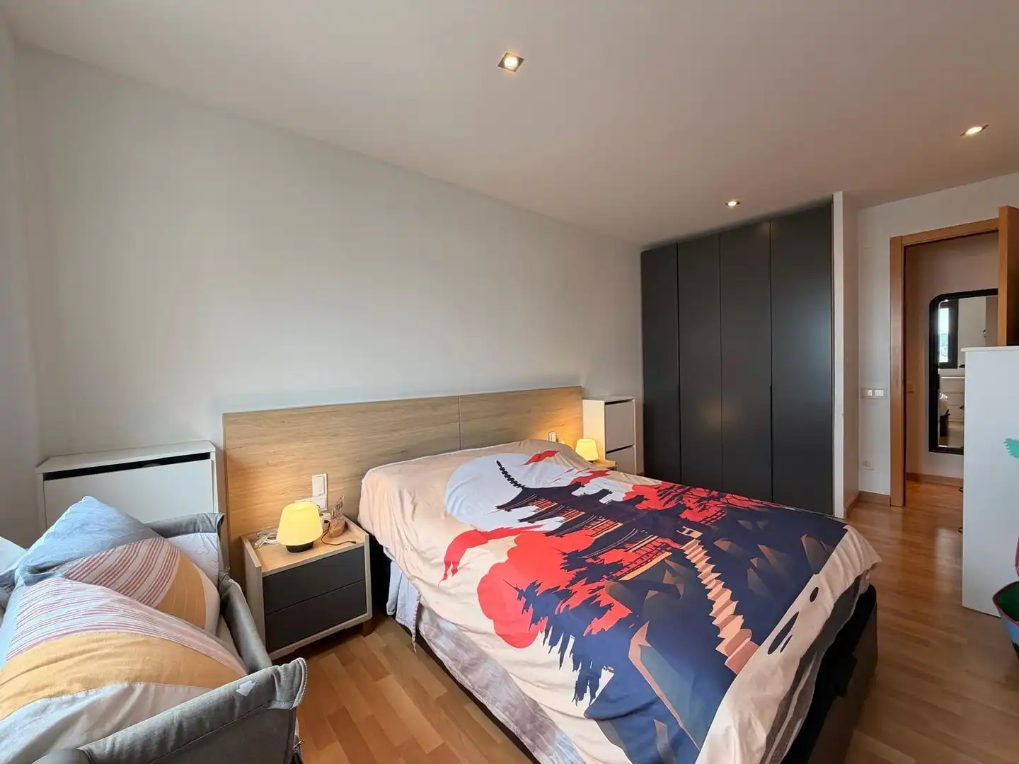 Bedroom of Flat for sale in Cornellà de Llobregat  with Air Conditioner, Heating and Parquet flooring