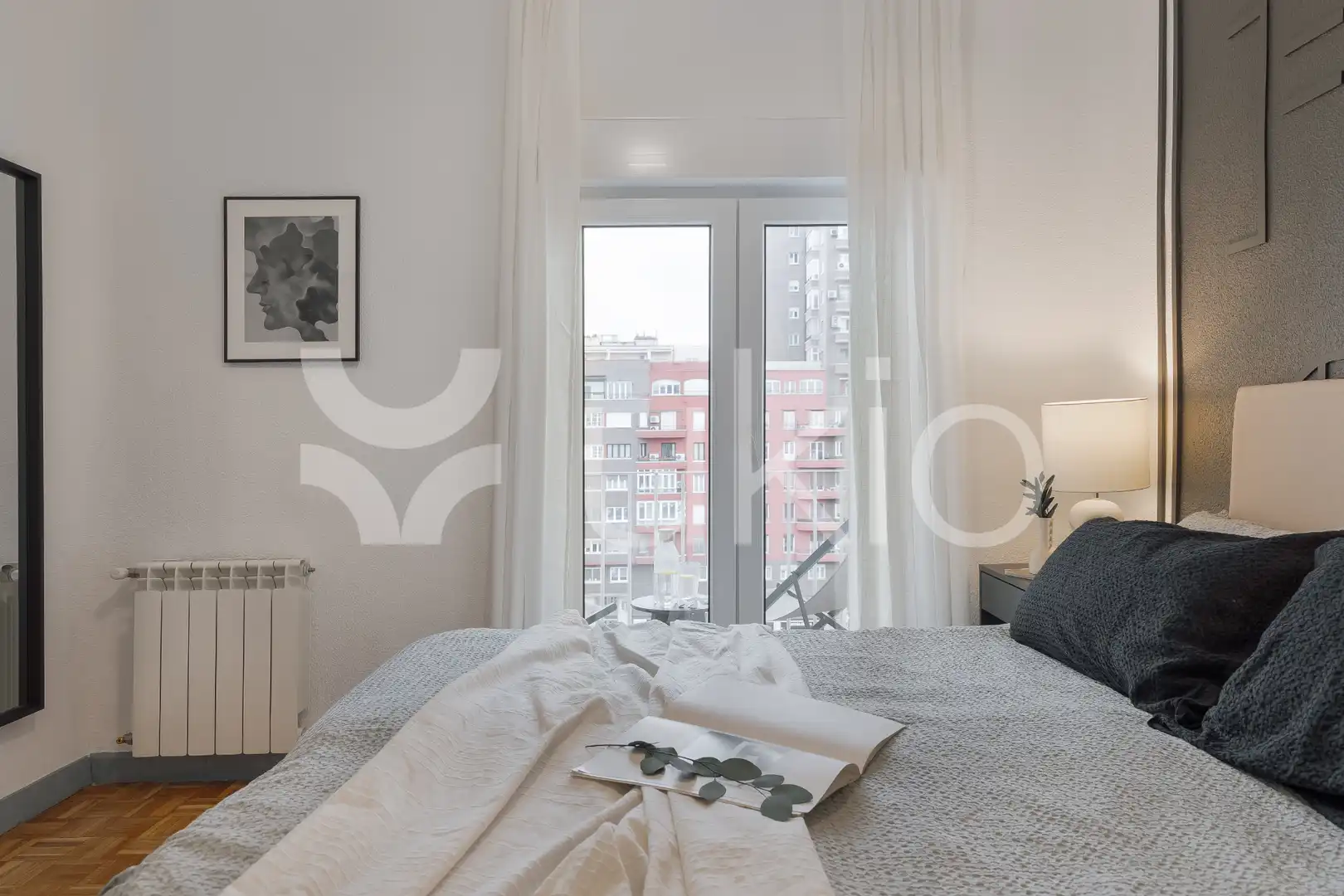 Dormitori de Apartament de lloguer en Madrid amb Aire condicionat, Calefacció i Terrassa