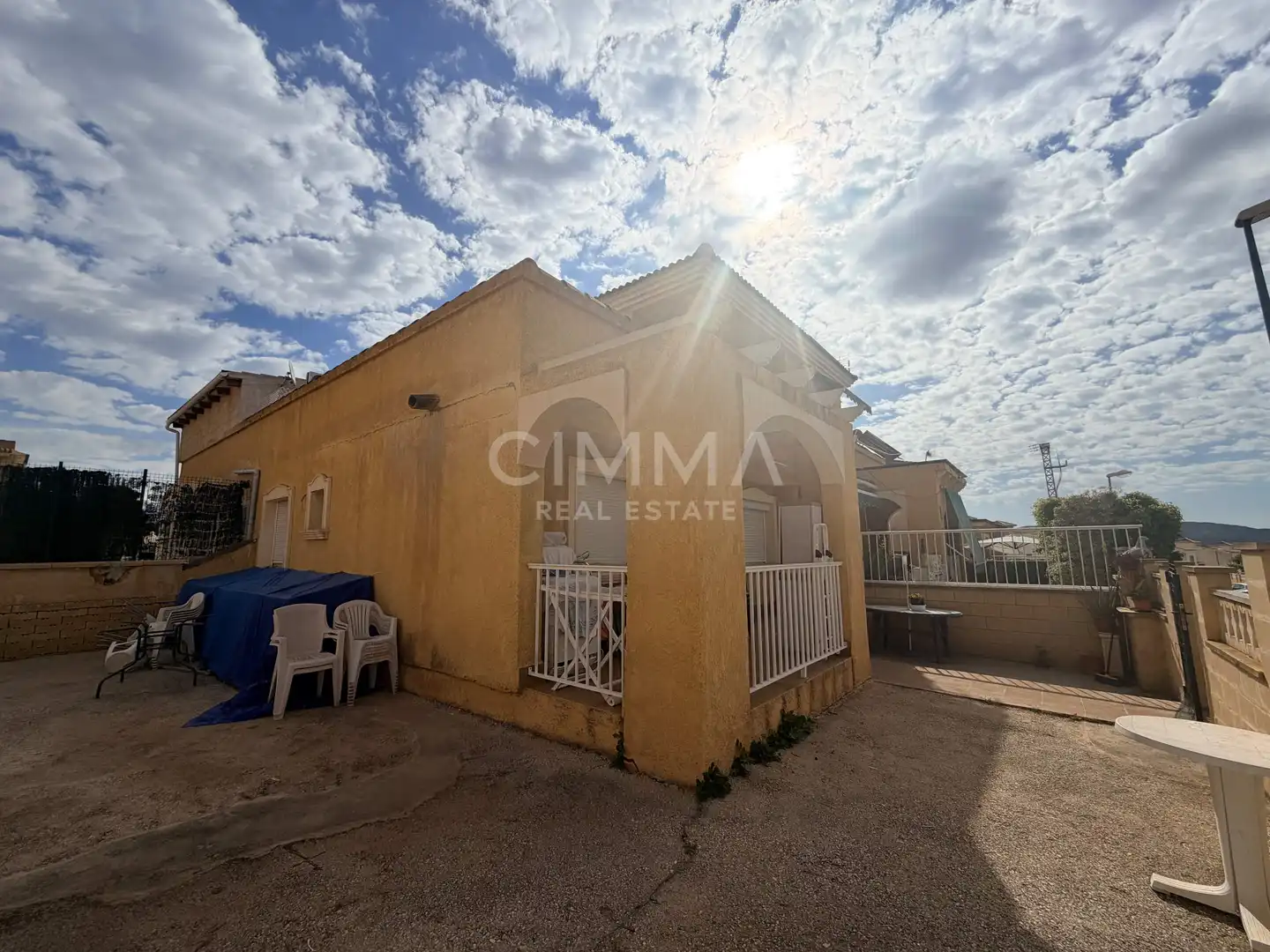 Vista exterior de Casa adosada en venta en La Nucia