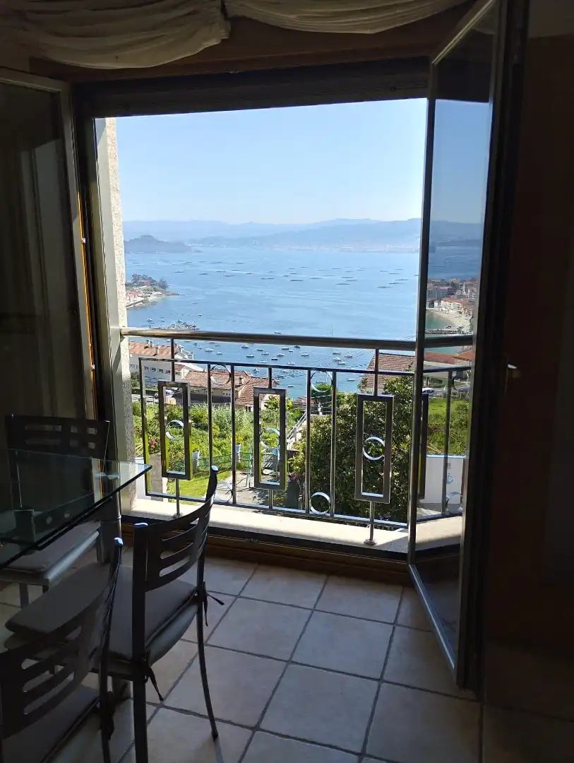 Bedroom of Houses for rent in Sanxenxo  with Air Conditioner, Private garden and Terrace