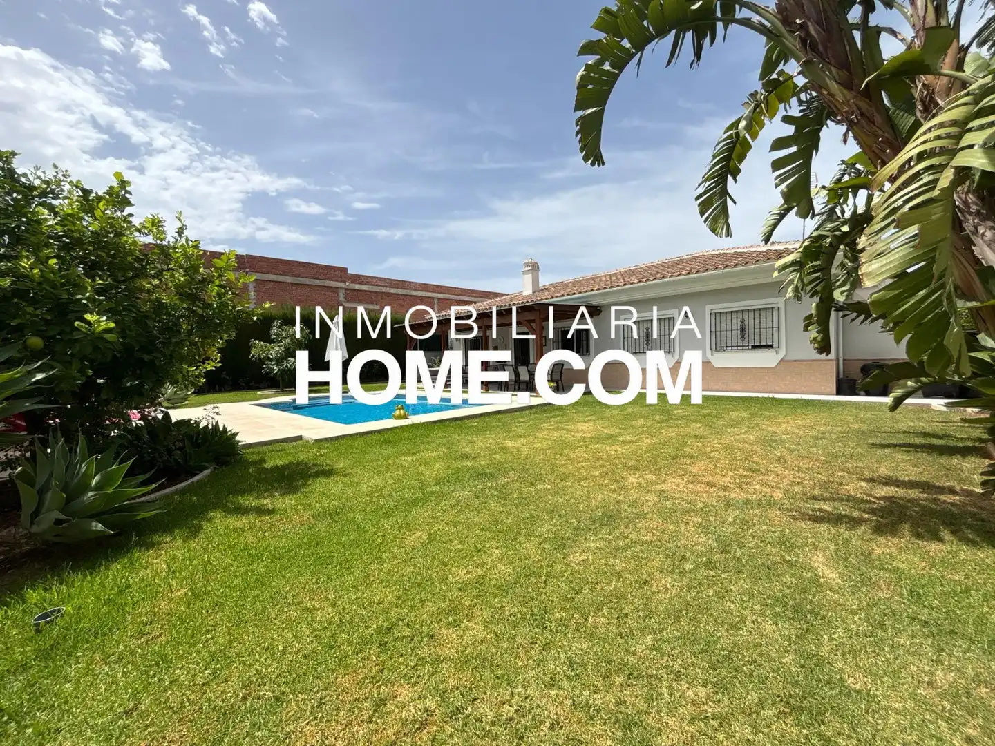 Chalet con piscina en venta en Calle AL-ANDALUS, imagen 2