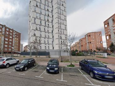 Piso con ascensor en venta en Avenida de los Planetas