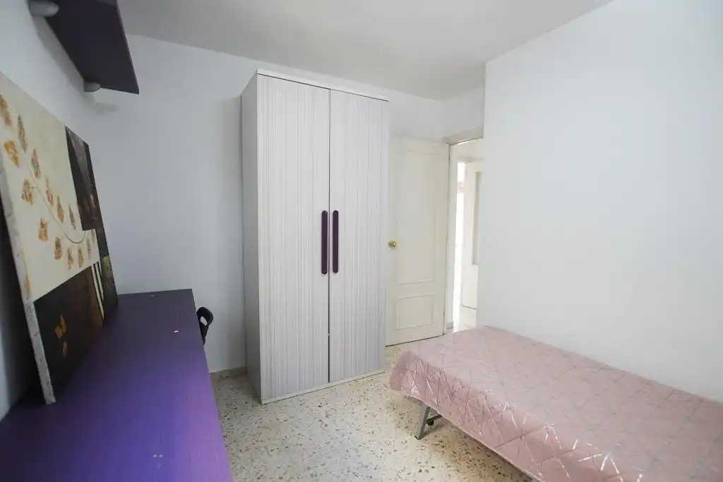 Dormitori de Pis de lloguer en Jerez de la Frontera amb Aire condicionat i Moblat
