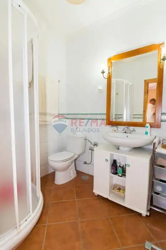 Bany de Casa o xalet en venda en As Neves   amb Calefacció, Jardí privat i Parquet
