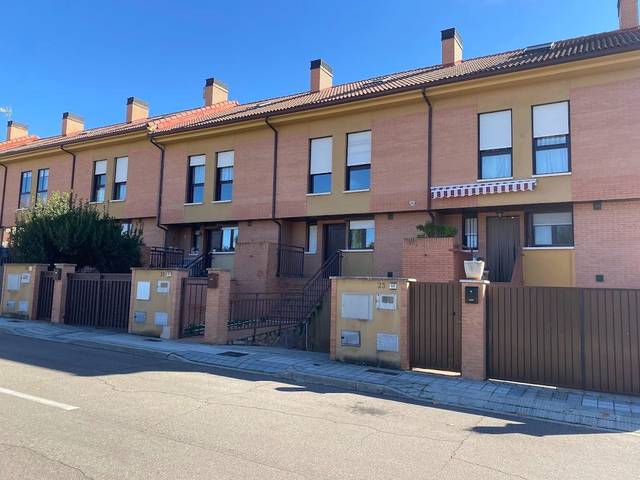 Casa adosada en Alquiler en Calle Criba, 21 en Cistérniga
