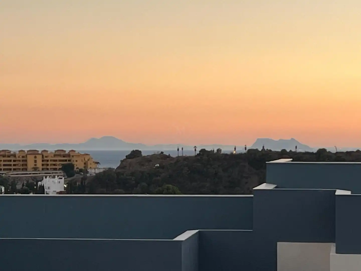 Apartamento con terraza en alquiler en Selwo, imagen 23