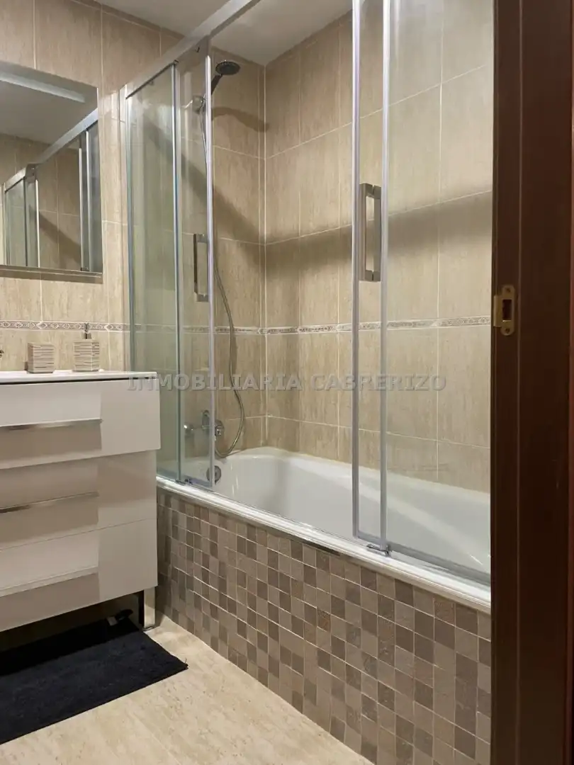 Bathroom of Flat for sale in Sojuela, La Rioja
