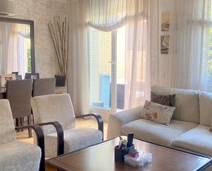 Living room of House or chalet for sale in  Madrid Capital  with Air Conditioner, Heating and Private garden