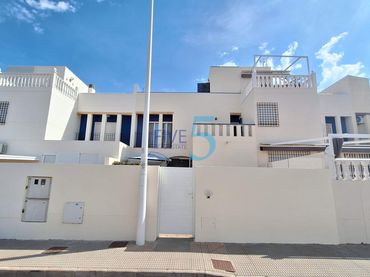 Reihenhaus mit Balkon zum Verkauf in El Mojón - Las Salinas