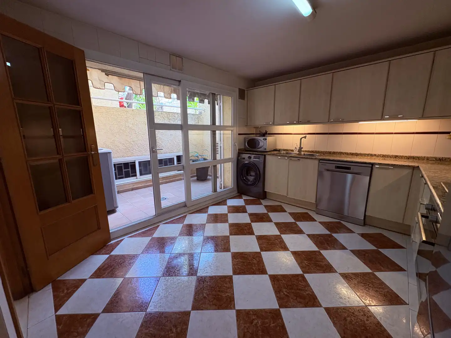 Cocina de Casa adosada en venta en Rocafort con Aire acondicionado, Calefacción y Jardín privado