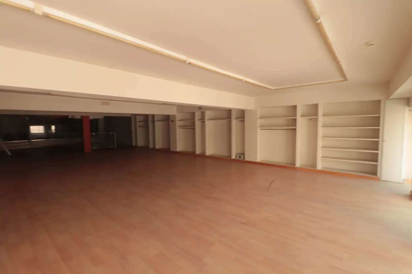 Local comercial en venda a Gran Via de Colom, imagen 2