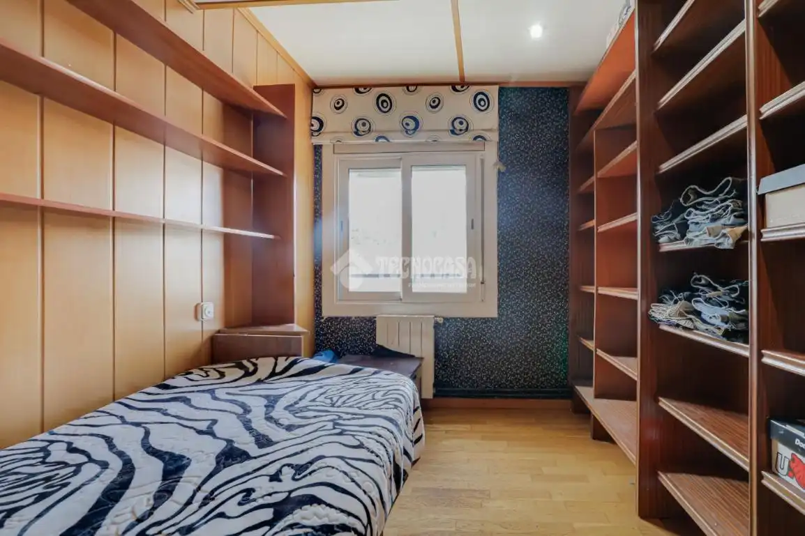 Bedroom of Flat for sale in Rubí