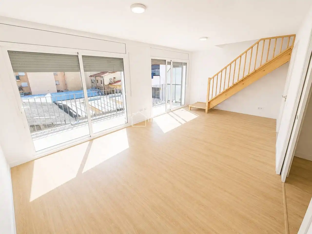 Living room of Duplexes for sale in Salt  with Parquet flooring, Terrace and Balcony