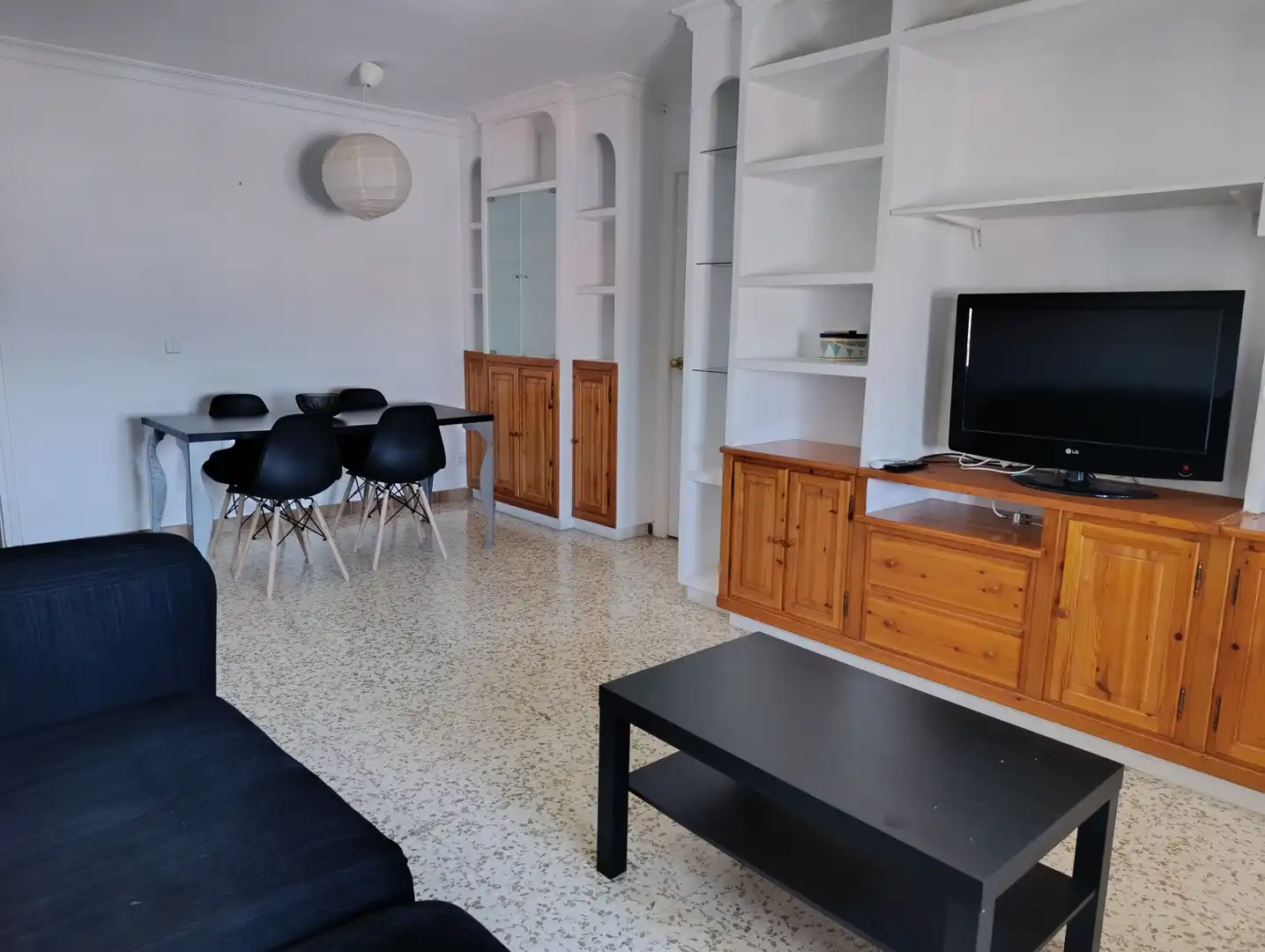 Sala de estar de Piso de alquiler en Dos Hermanas con Aire acondicionado, Terraza y Amueblado