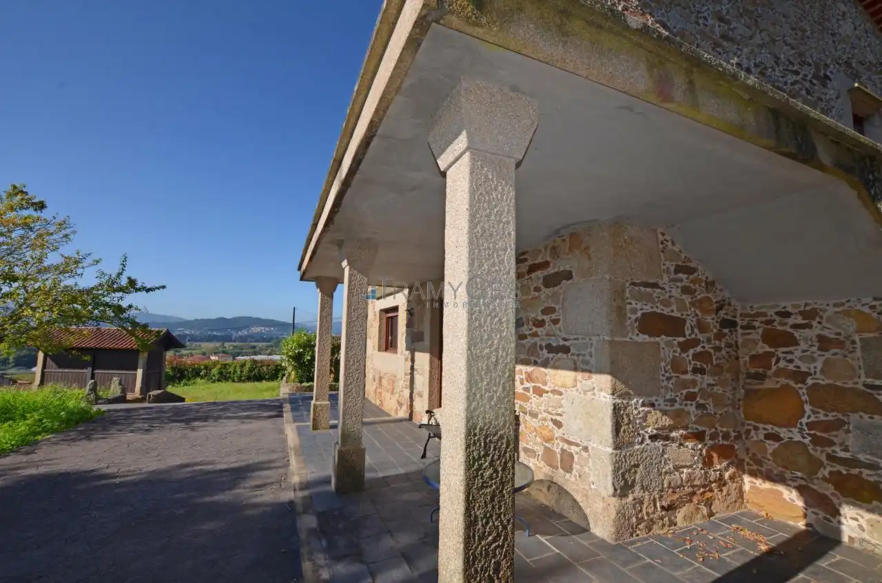 Vista exterior de Finca rústica en venta en O Rosal   con Calefacción, Jardín privado y Terraza