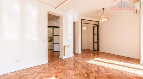 Photo 2 of Flat to rent in Jerónimos, Madrid