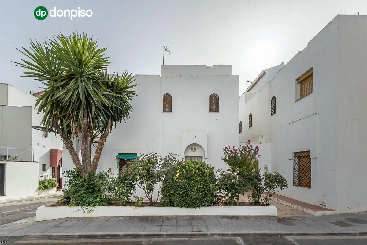 Adossat en venda a Calle del Laurel, imagen 34