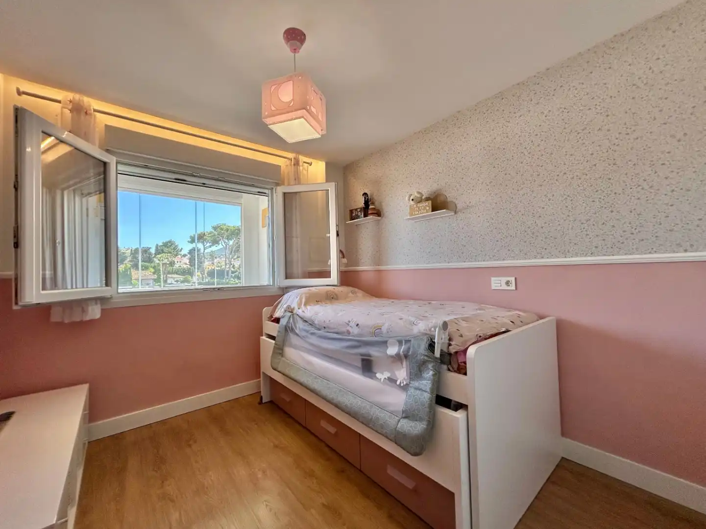 Bedroom of Apartments for sale in Málaga  with Air Conditioner, Terrace and Storage room
