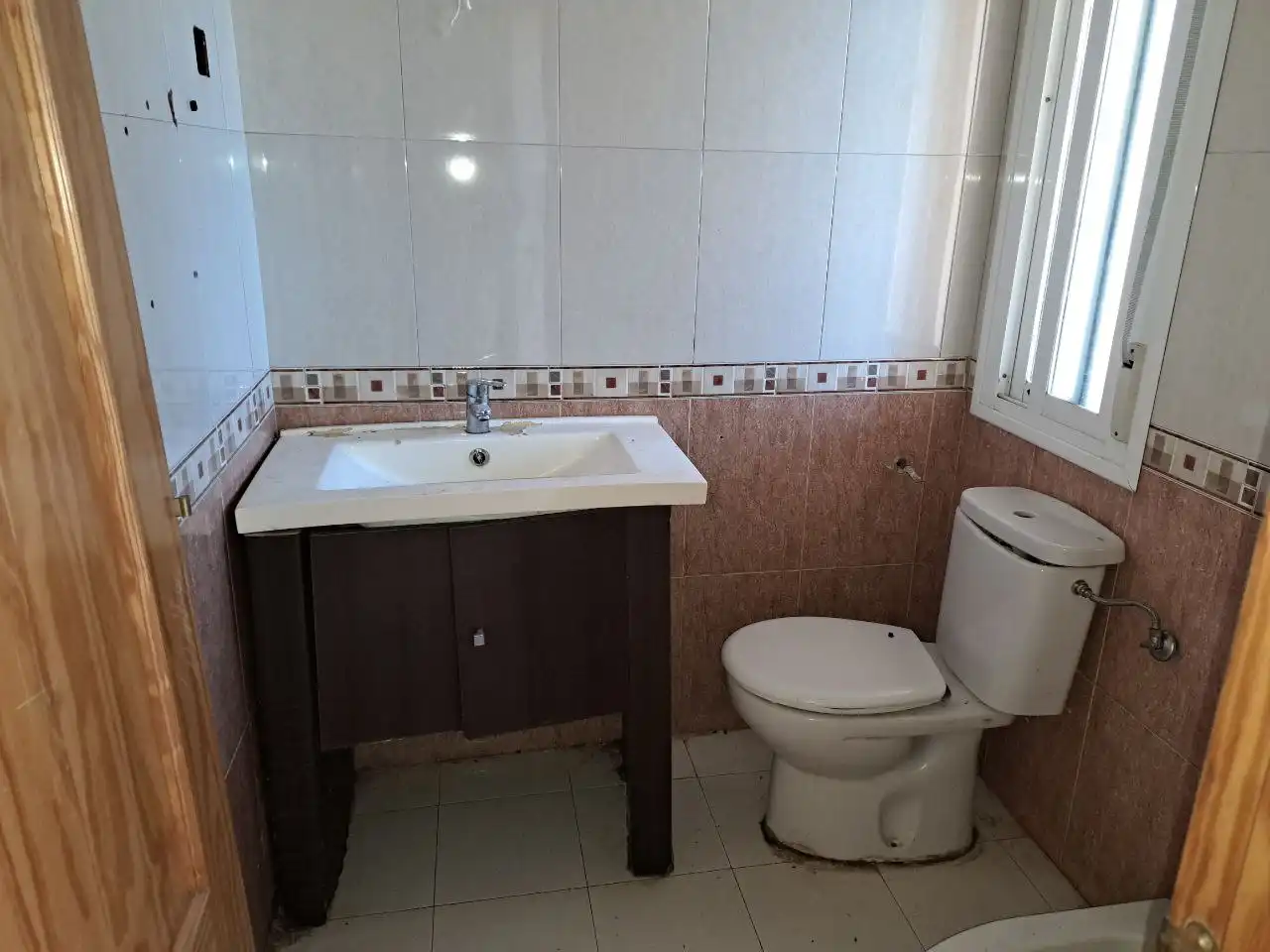 Badezimmer von Wohnung zum Verkauf in Barcience mit Privatgarten und Abstellraum