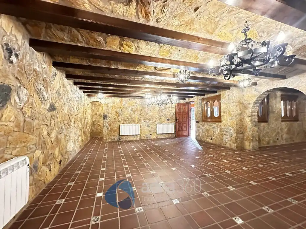 Houses for sale in Lardero  with Air Conditioner, Heating and Private garden