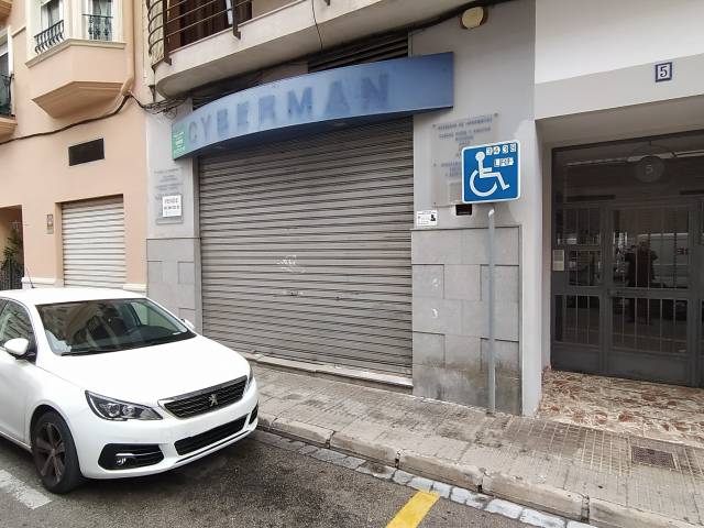 Local comercial en Venta en Calle Jacinto Benavente 5, -1 en Germaníes - Juzgados