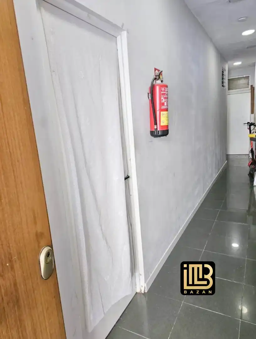 Local comercial en venda a Centro, imagen 2