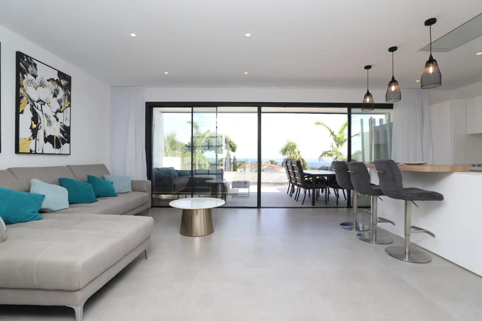 Sala d'estar de Apartament de lloguer en Estepona amb Aire condicionat, Calefacció i Terrassa