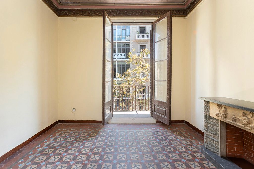Apartment for sale in  Barcelona Capital  with Terrace and Balcony