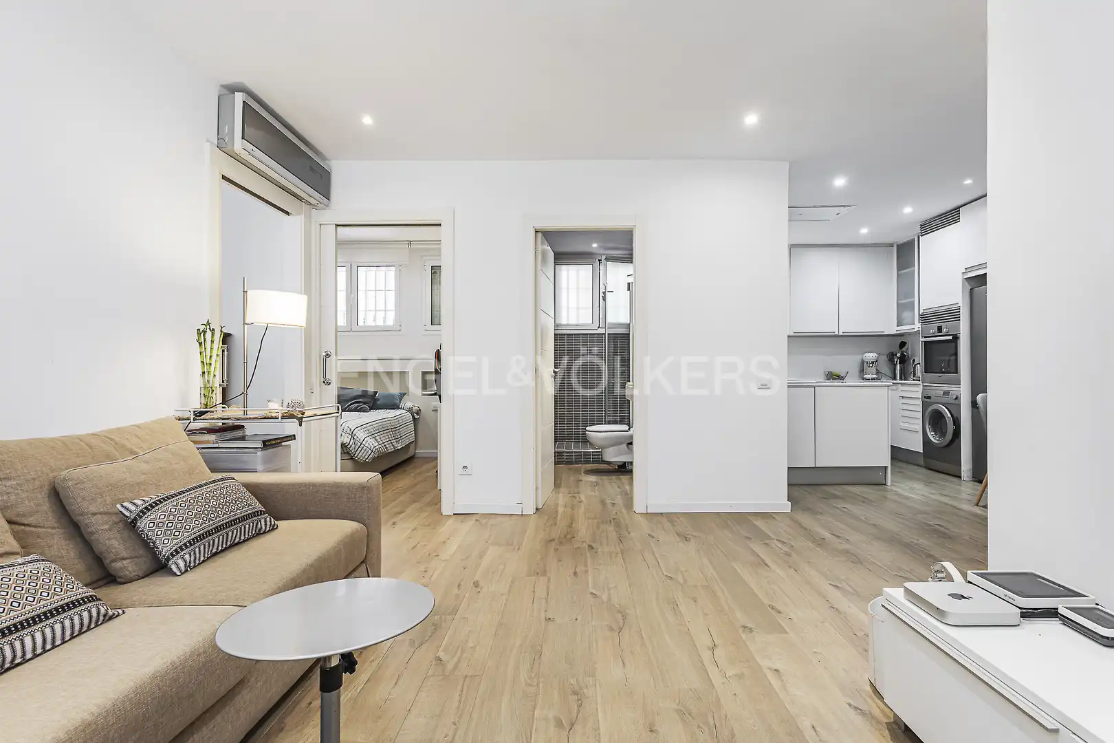 Vista exterior de Piso en venta en Barcelona con Aire acondicionado, Calefacción y Parquet