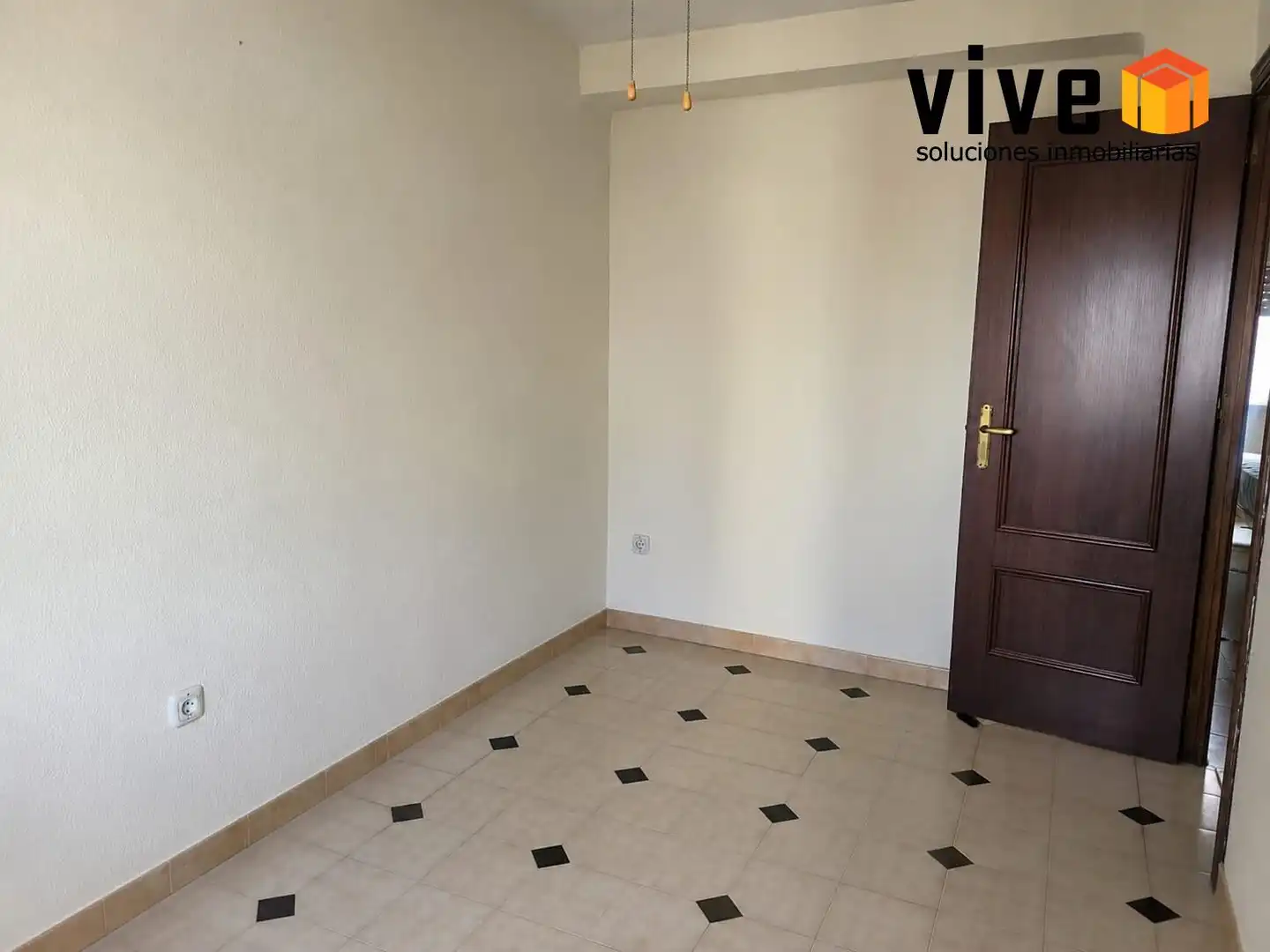 Bedroom of Flat for sale in Sevilla  with Air Conditioner, Terrace and Furnished