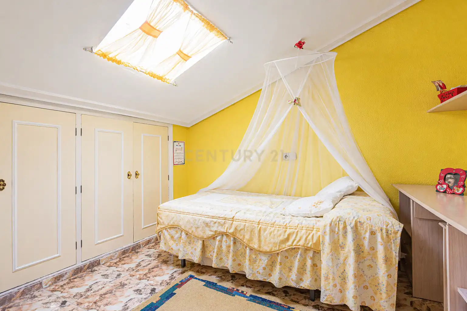 Habitación de Casa adosada en venta en La Nucia con Aire acondicionado, Trastero y Piscina