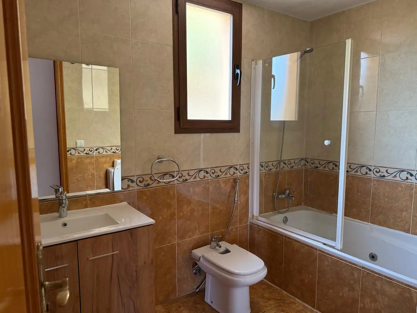Baño de Ático de alquiler en Benalmádena con Aire acondicionado, Terraza y Balcón