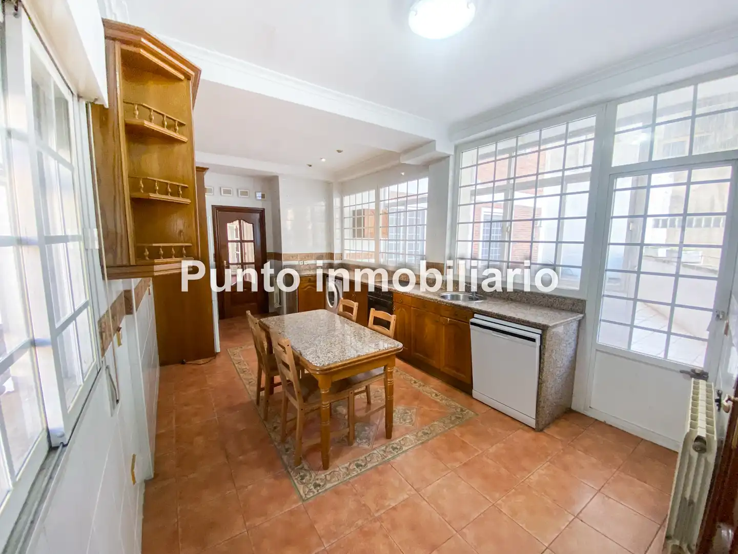 Küche von Wohnung zum Verkauf in Valladolid mit Klimaanlage, Heizung und Parkett