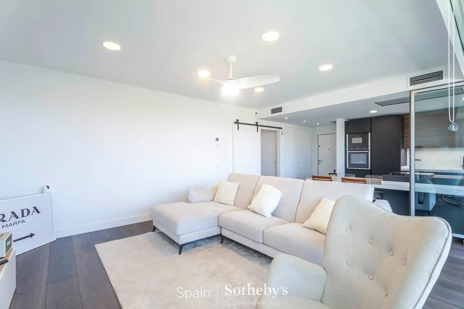 Sala d'estar de Àtic en venda en Madrid amb Aire condicionat, Terrassa i Traster