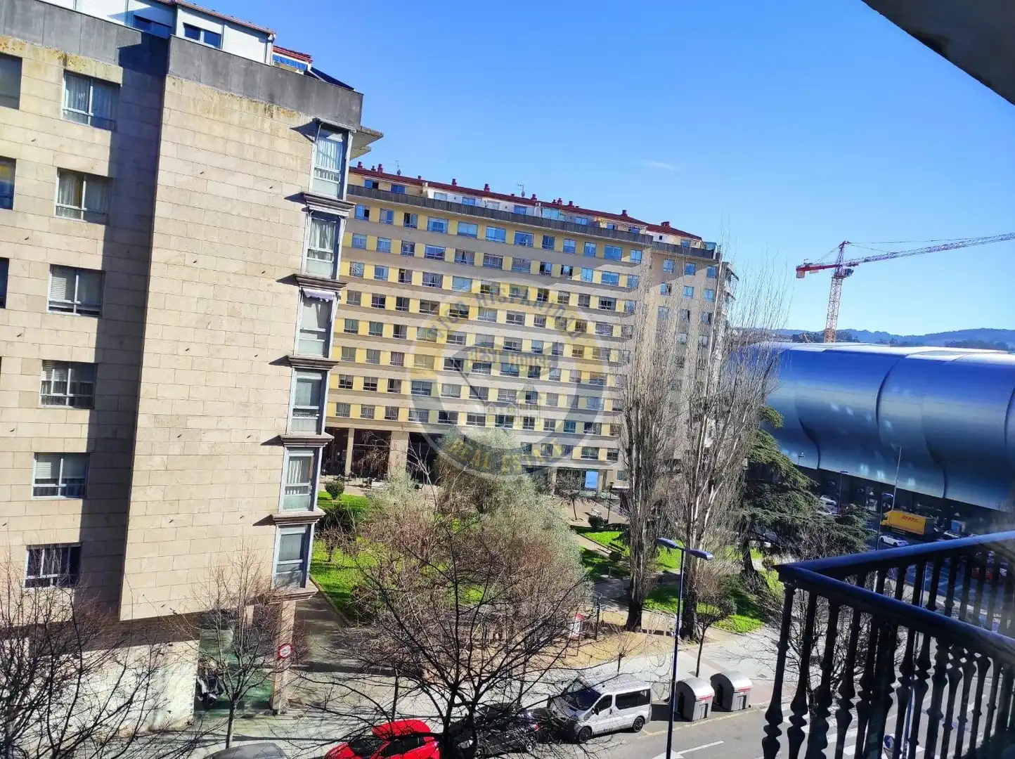 Vista exterior de Pis de lloguer en Vigo  amb Calefacció, Parquet i Moblat