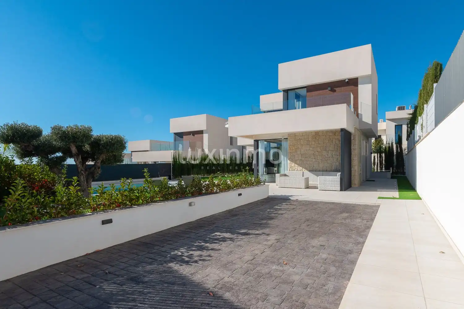 Detached house with pool for sale in Golf Bahía, imagen 4