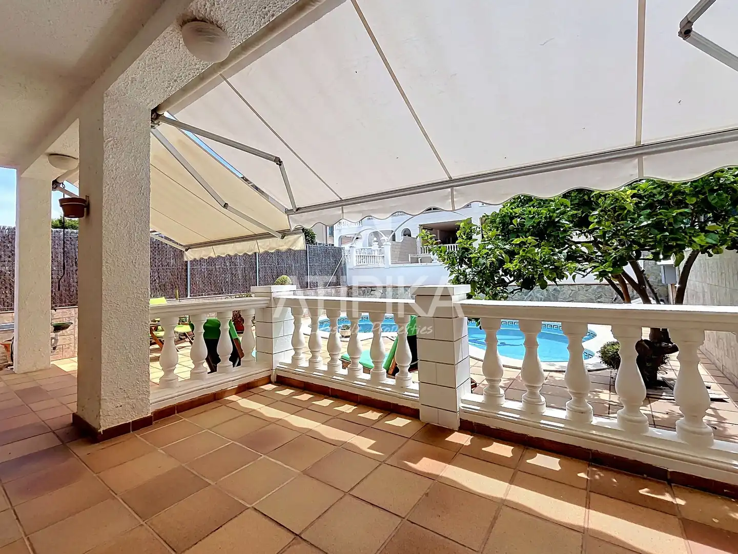 Terrassa de Casa o xalet en venda en Sant Pere de Ribes amb Piscina