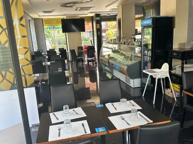Locale commerciale in cessione a : Avinguda del Camí Fondo 10