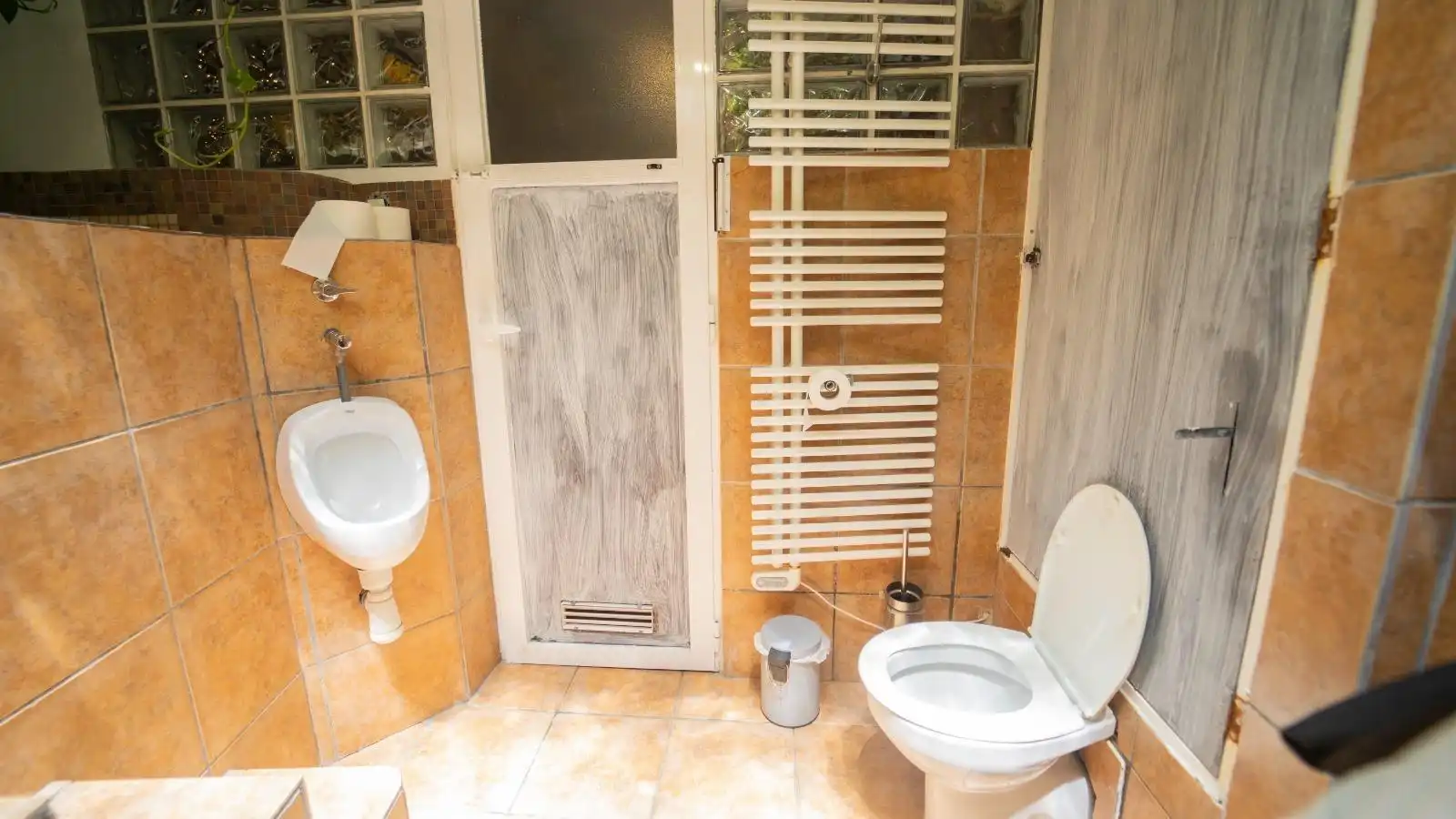 Baño de Casa o chalet de alquiler en Huétor Vega con Aire acondicionado, Piscina y Amueblado