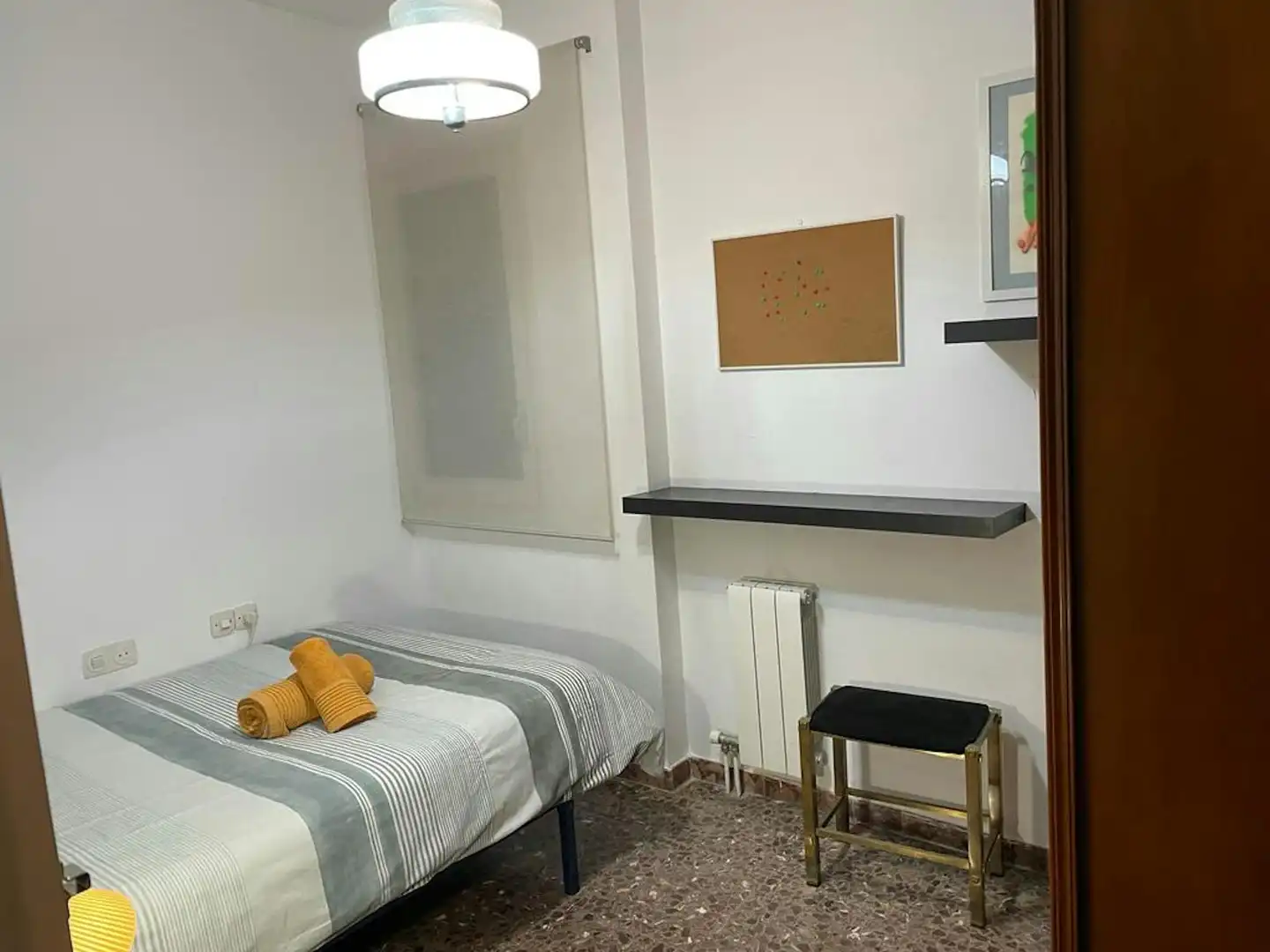 Dormitori de Pis per a compartir en Barcelona amb Aire condicionat, Calefacció i Moblat