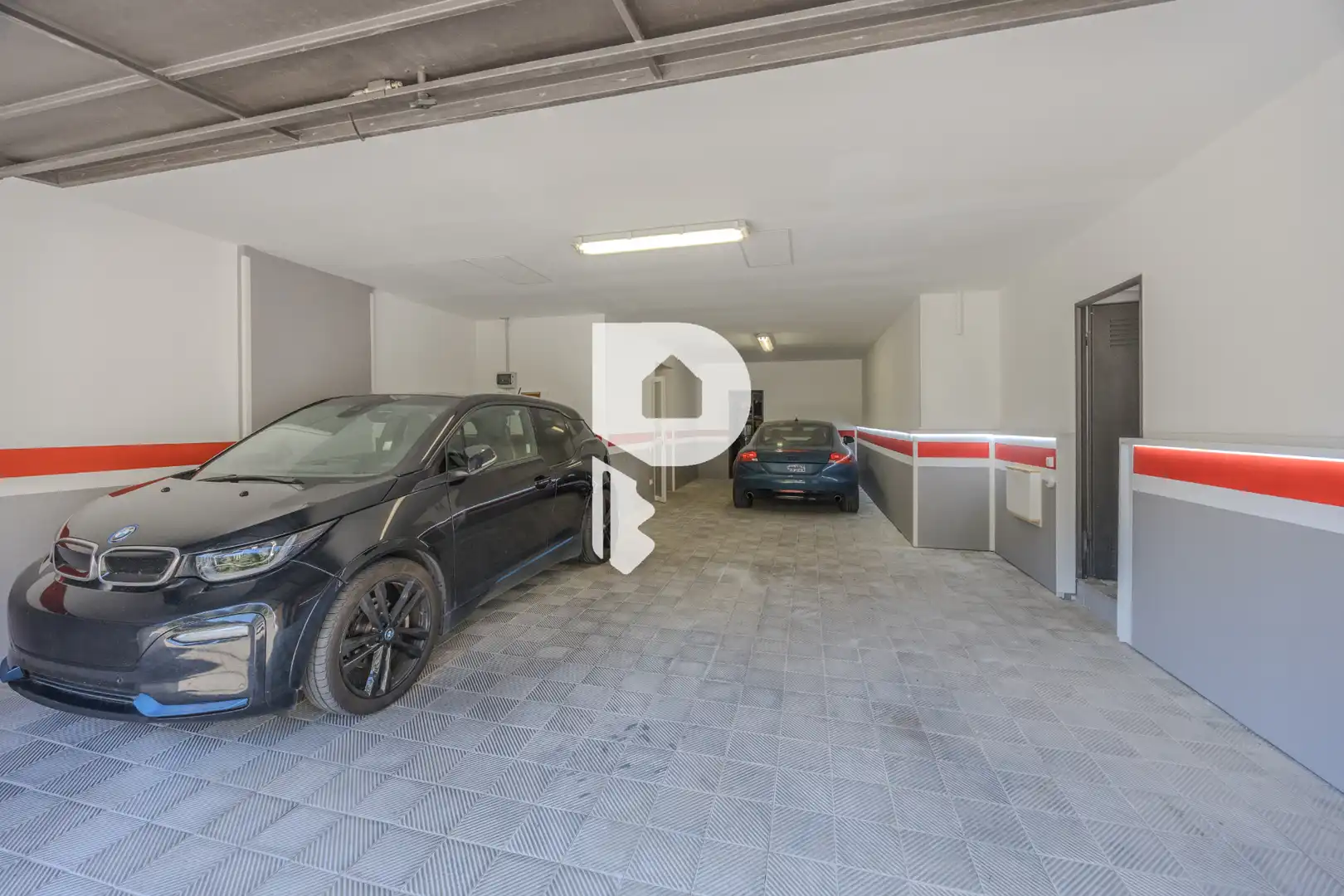 Parking de Casa o chalet en venta en Vallirana con Aire acondicionado, Calefacción y Jardín privado
