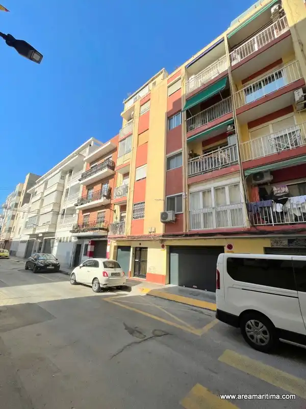 Vista exterior de Piso en venta en Valencia con Amueblado, Horno y Lavadora