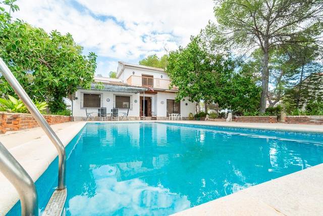 Casa-chalet en Venta en Avenida Avenida del Pino en El Pinar de Campoverde