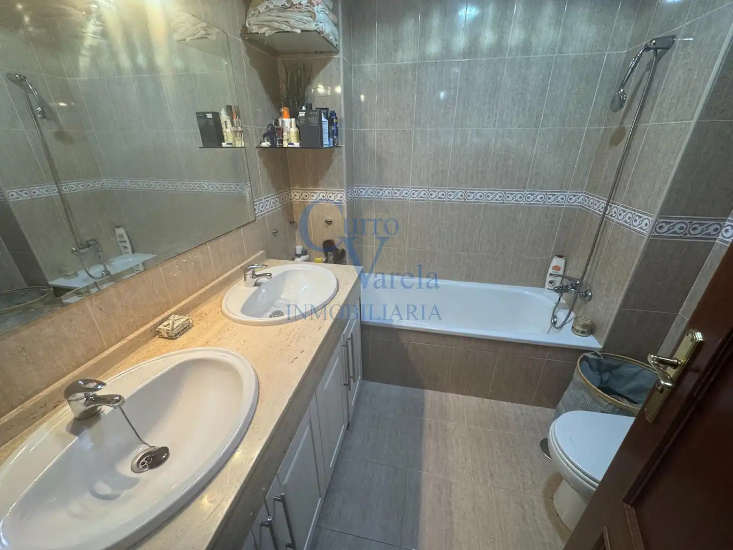 Bathroom of Houses for sale in Dos Hermanas  with Air Conditioner, Heating and Terrace