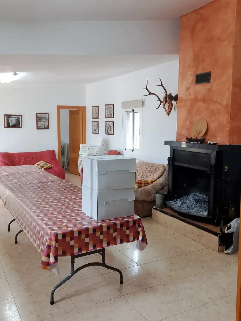 Sala d'estar de Casa o xalet en venda en Tibi amb Jardí privat, Terrassa i Moblat