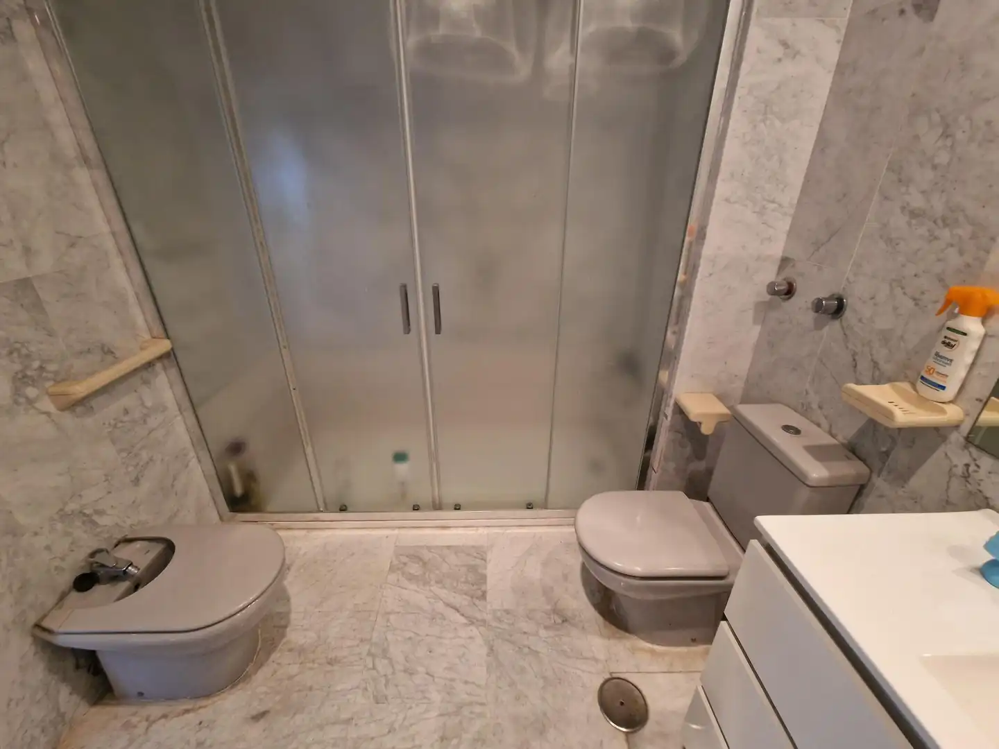 Badezimmer von Wohnung zur Miete in Águilas mit Balkon und Gemeinschaftspool