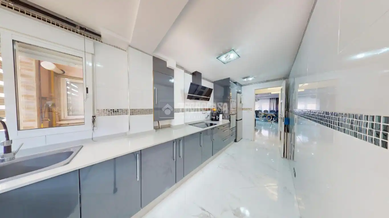 Cocina de Piso en venta en Valencia con Calefacción