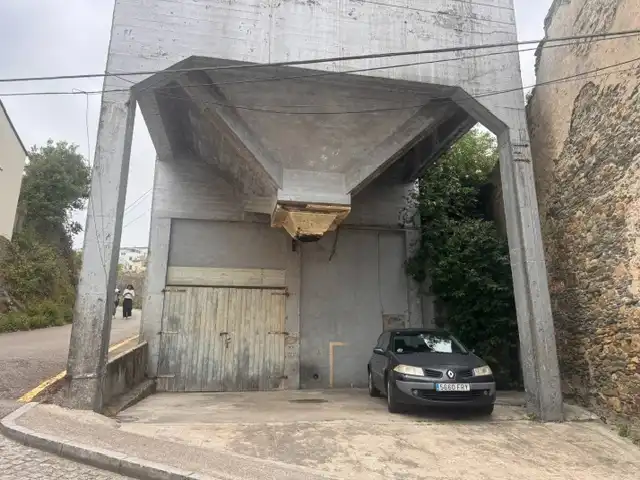 Vista exterior de Nau industrial en venda en Ribadeo