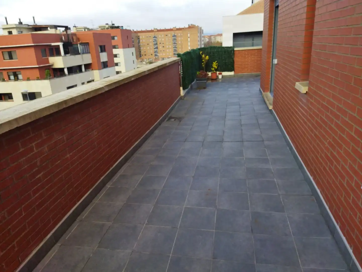 Terrassa de Àtic en venda en  Logroño amb Calefacció, Terrassa i Piscina