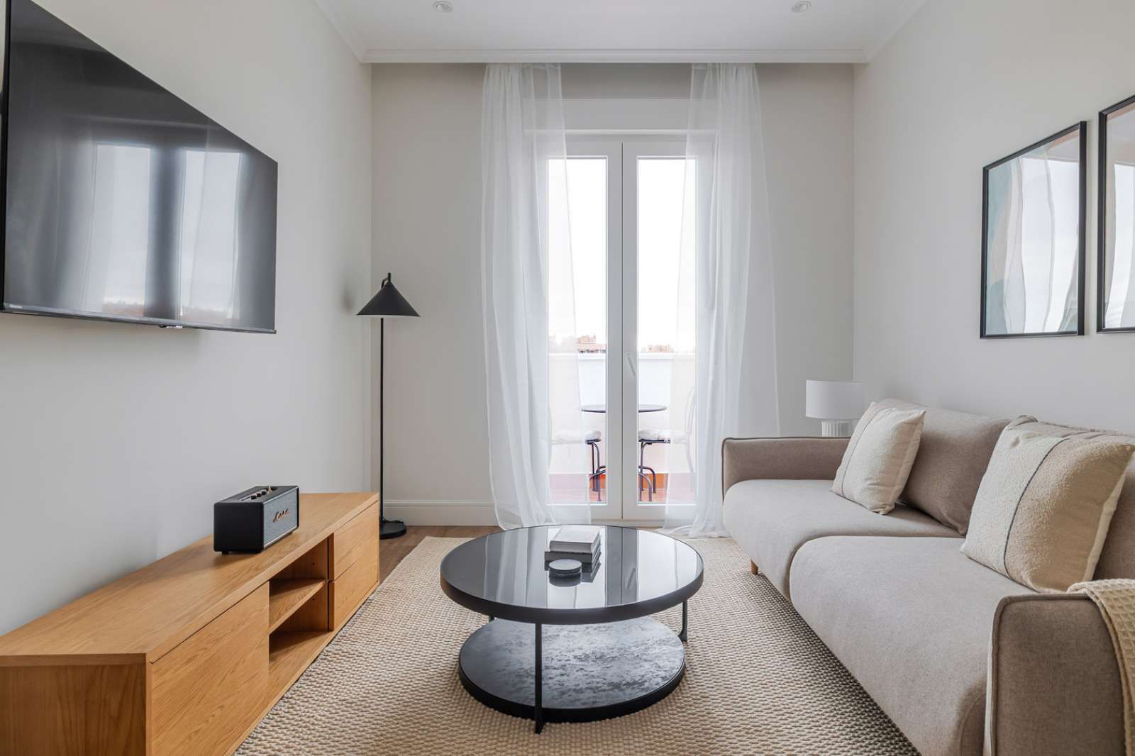 Living room of Apartment to share in  Madrid Capital  with Air Conditioner, Terrace and Furnished